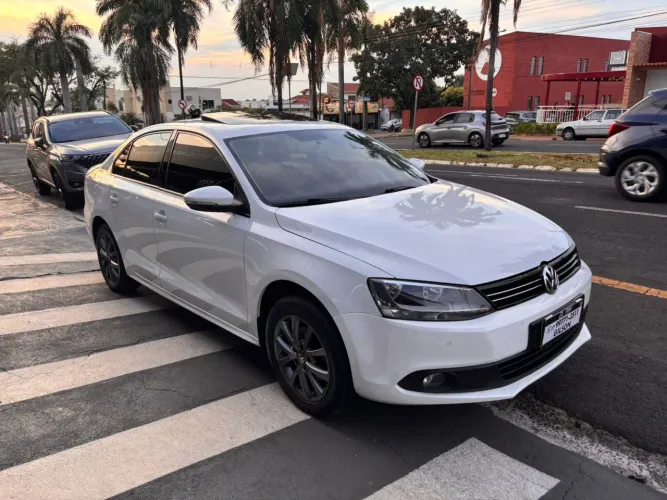 Volkswagen Jetta Comfortline 2.0 T.flex 8V 4P Tipt. 2014