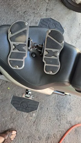 Pedaleira plataforma moto custom shadow e outras .dianteira e traseira.