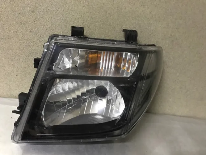 Farol Nissan Frontier