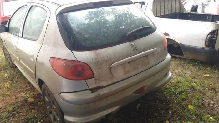 Sucata Peugeot 206 1.4 Presenc 2004 Disponível Para Retirada De Peças