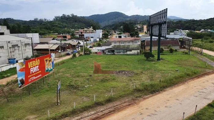 VENDA: Terreno com 3.200m2 ideal para construção de ARMAZÉM em Itajaí/SC
