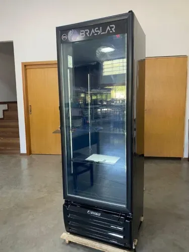 Cervejeira 400 litros porta de vidro - Alecs