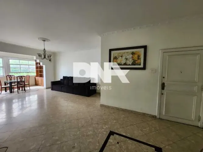 Apartamento - / Residencial / Copacabana