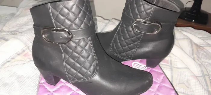 Botas pretas Picadilly de cano curto