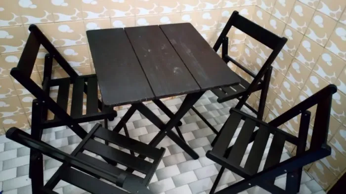 Conjunto mesa dobrável 4 cadeiras Aconchego Tramontina