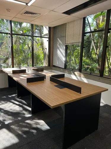 Mesa de escritório estação de trabalho nova