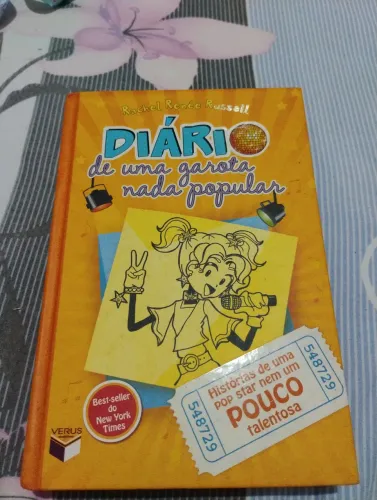 Diário de uma garota nada popular - Livro