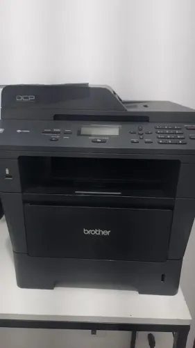 Impressora LaserJet Brother DCP- 8112DN