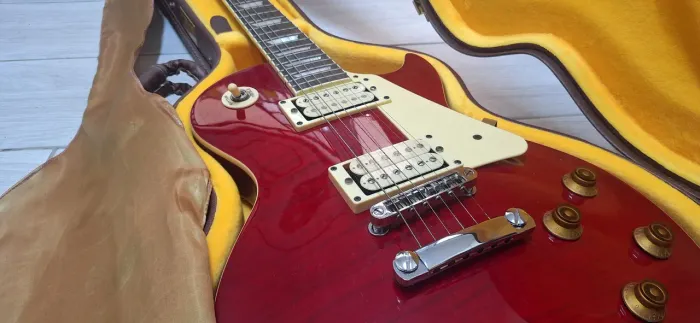 Guitarra Tagima Les Paul c/ Captadores Malagoli e Capa Dura