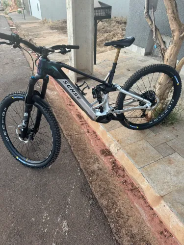 Bicicleta Exalt E-trail AL Race Forty-5 2025
