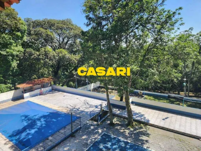 Chácara com 5 Dormitórios, Piscina e Quadras Esportivas à Venda, 6.400 m² - Riacho Grande,