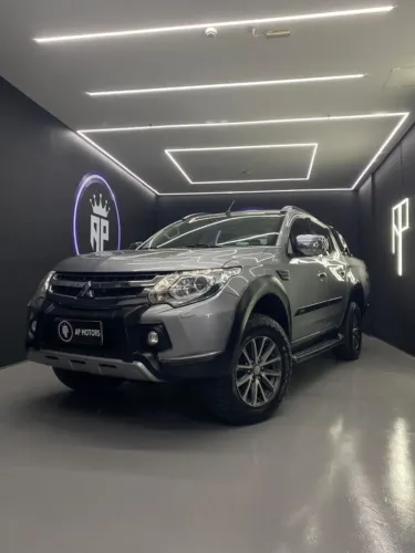 Mitsubishi L200 Tri. Out. HPE-S 2-4 CD 4X4 DIE 2021