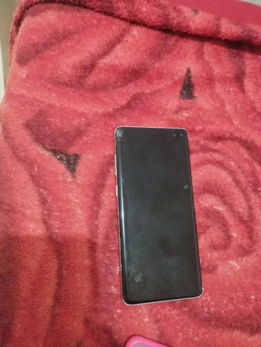 Troco ou vendo s10+ com display e tela quebrado 