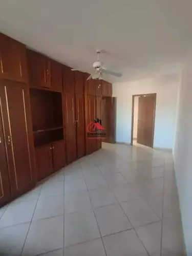 Casa para Alugar no Bairro Mercês, Uberaba | 4 Quartos (2 Suítes) | Piscina | 494m²