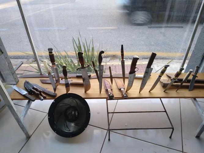 Coleção de facas antigas