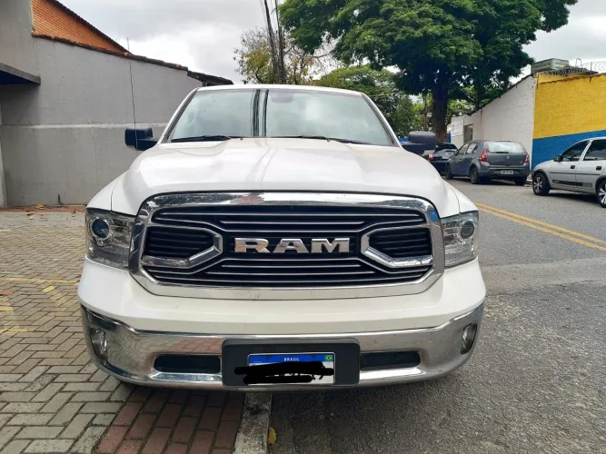 Ram 1.500 classic Laramie 5.7 automático