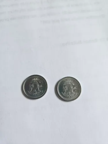 2 moedas antigas de 1986