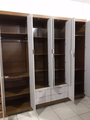 GUARDA ROUPA 8 PORTAS COM LED 100% MDF