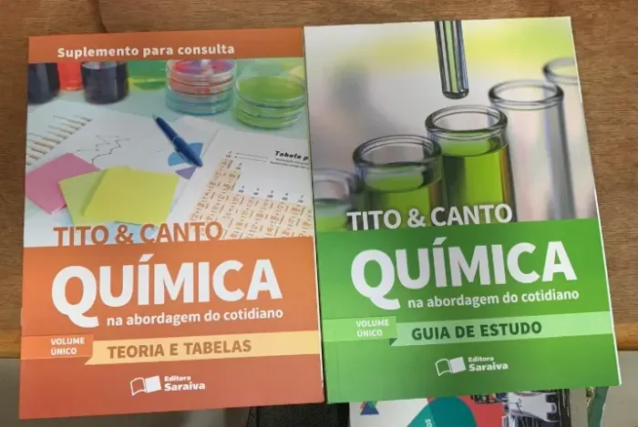 Box de Livro de Geografia Tito e Canto - Usado