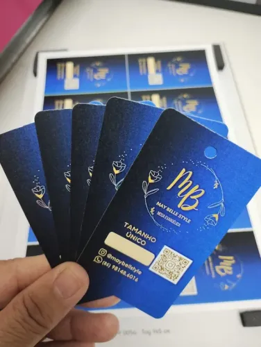 Tags personalizadas com sua logomarca para loja de roupas e acessórios 