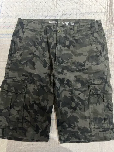 Bermuda camuflada 