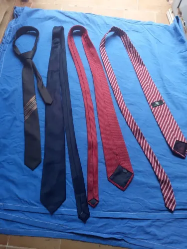 4 gravatas por R$ 40