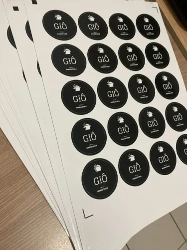 Adesivos personalizados em impressão digital
