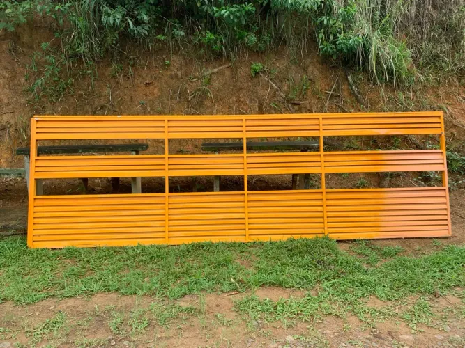 Portão de Ferro Robusto - 5m de Comprimento e 1,53m de Altura