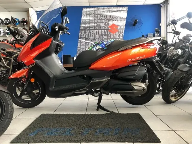 Kymco Downtown 300i laranja 2021/2022