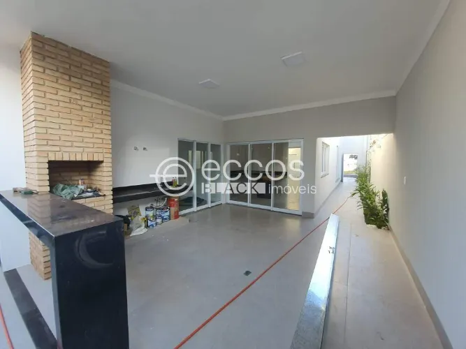 Casa em condomínio à venda, 3 quartos, 3 suítes, 4 vagas, Novo Mundo - Uberlândia/MG