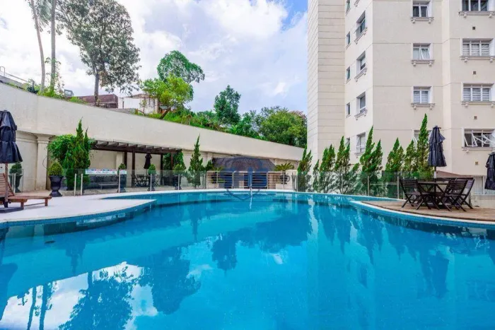 Apartamento em condomínio de luxo no bairro Jardim Blumenau