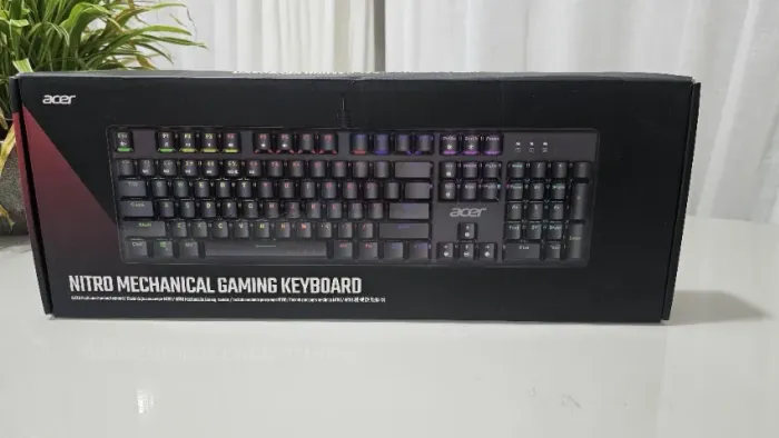 Teclado Gamer Acer Nitro TKL NKW202 LED retroiluminado RGB customizável USB ABNT 2 