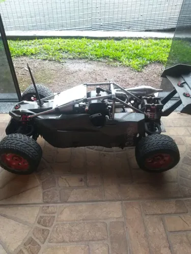Carro de corrida 4x4 c/controle 