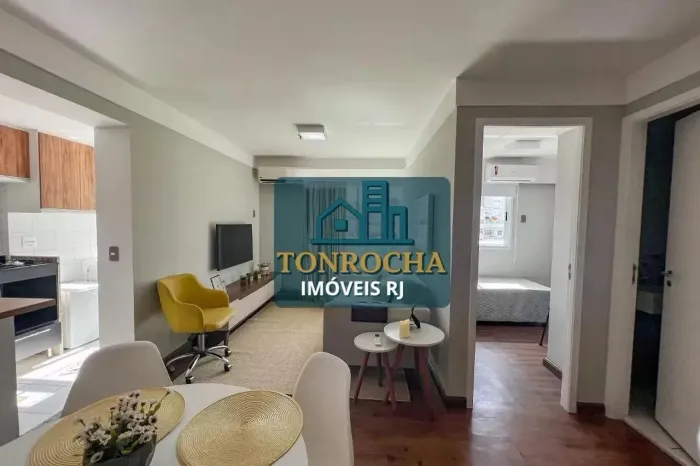 Apto em Botafogo, 2 quartos (1 suíte) 70 m² Mobiliado