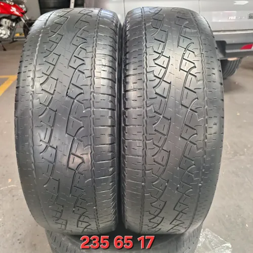 Pneus 235 65 17 pirelli Scorpion