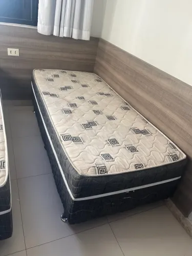 01 Cama Box