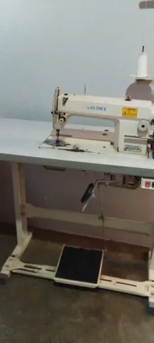 Máquina de costura industrial