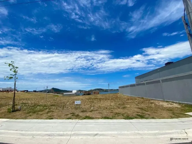 Terreno de 252m2 - Condomínio Viverde 2 em São Pedro da Aldeia