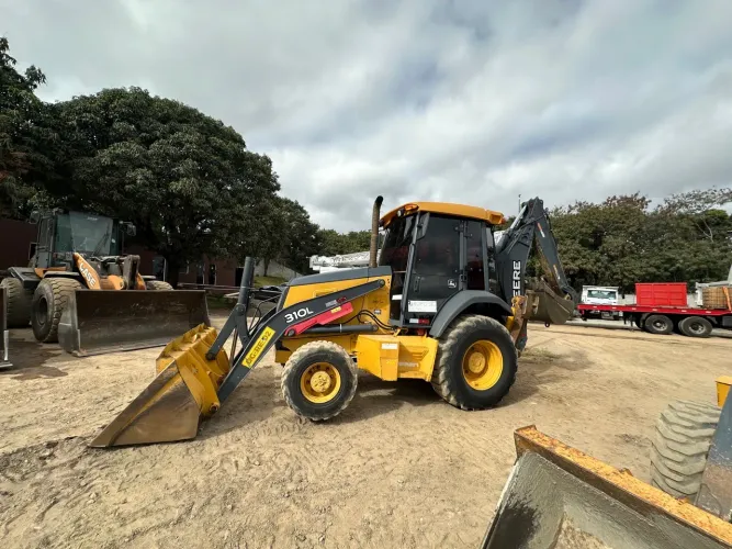 Retroescavadeira John Deere 310L 2020 4X4