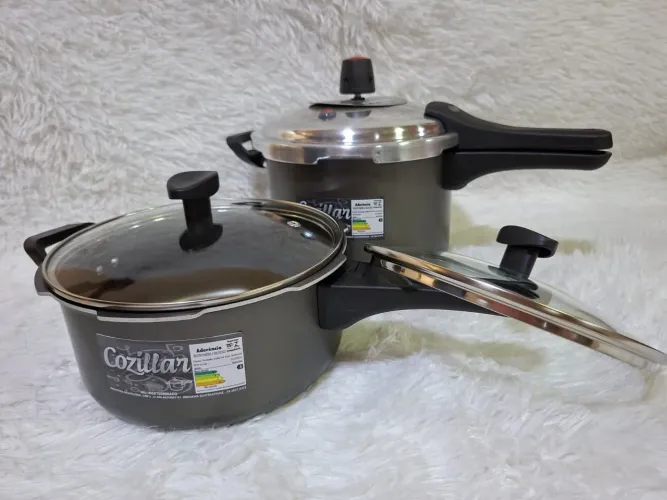 Kit 2 Panelas De Pressão  4,5 L e 3,0L Antiaderente