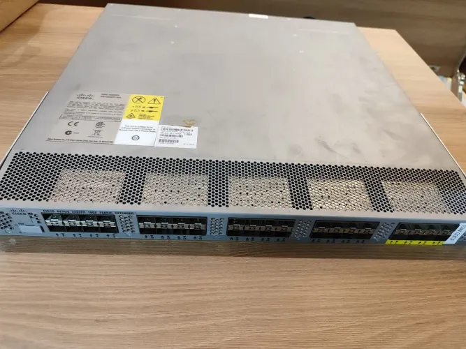 2 Cisco Nexus 2232PP 10GE Fabric Extender + Fontes Originais