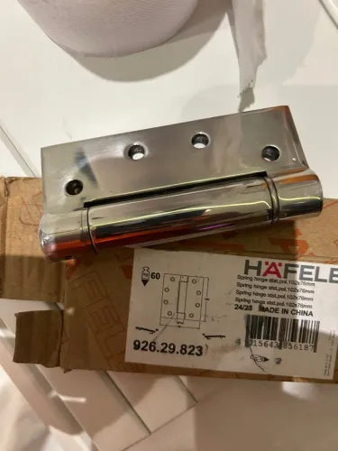 Dobradiça com mola Hafele 102x76mm