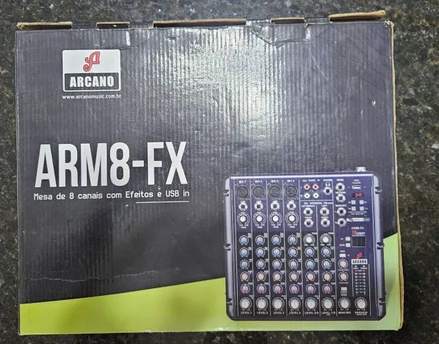 Mesa de som 8 canais Arcano ARM8-FX
