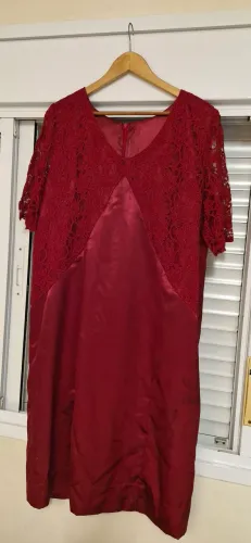 Vestido Social Vinho com Detalhe em Renda Tam 50/52