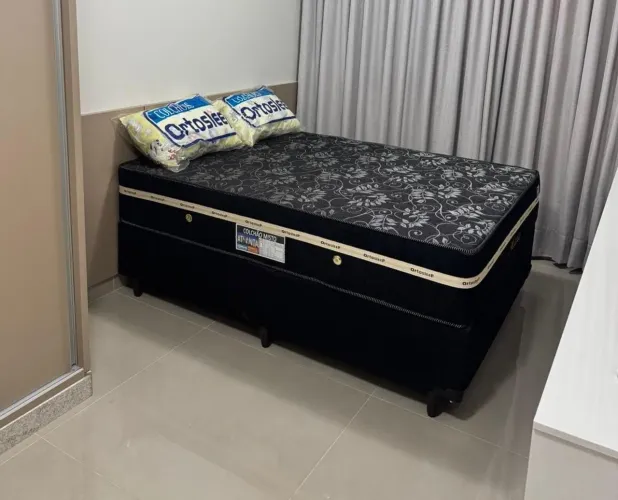 Cama casal box e colchão 