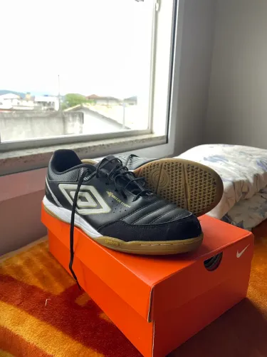 Chuteira Umbro Futsal