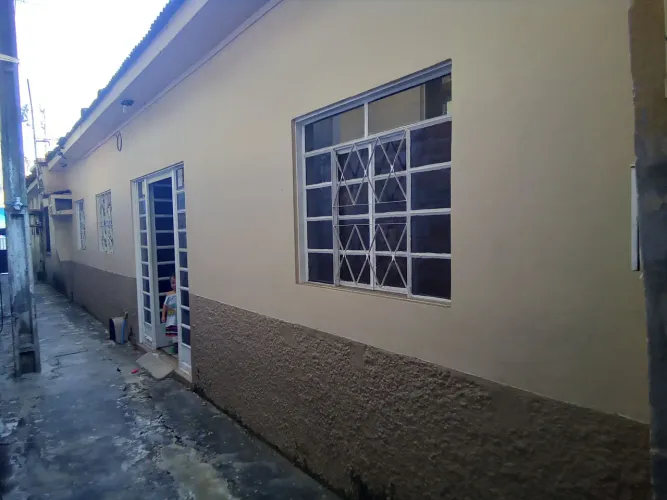 Casa com duas suites no Centro