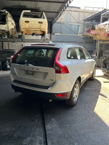 Peças Xc60 2.0 2011 Capo Farol Porta Lanterna Motor Airbag Câmbio Radiador Bobina Bico