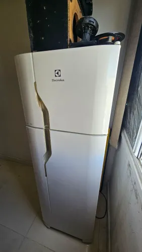 Geladeira Electrolux DC35A (Motor queimado)