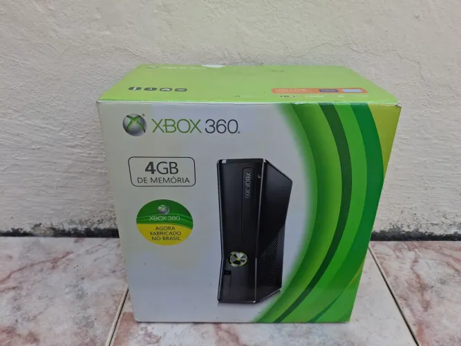 Caixa vazia de Xbox 360 Slim para coleção